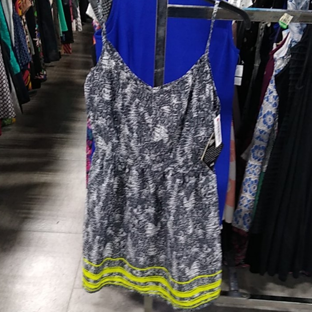 Dress - Picture 2 of 3